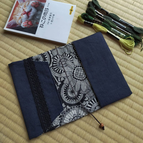 文庫本用】刺繍ブックカバー*どくだみ しおり・ブックマーク