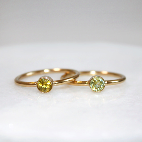 特集掲載》14kgf 希少石*スフェーンの一粒リング 約0.3ct 4mm 特集掲載》14kgf 希少石*スフェーンの一粒リング 約0.3ct 4mm
