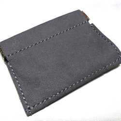 【送料無料】コンパクトなバネ口二つ折り財布 グレー 革 2枚目の画像