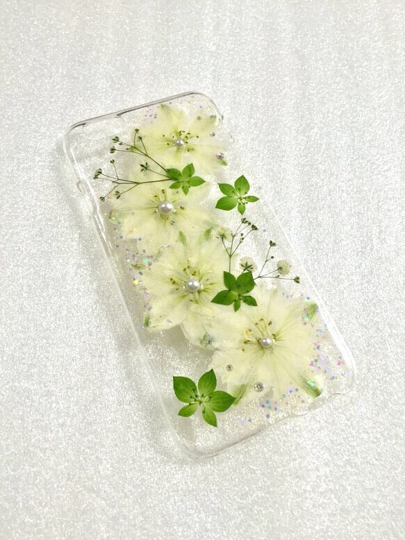 【再販】受注制作✨目覚め✨押し花 iPhone5/5s/SE/6/6s/7/8ケース 3枚目の画像