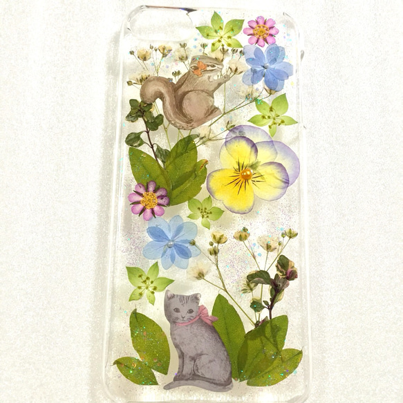 非常受歡迎❣️✨ Mori no Naka…松鼠和貓✨ 壓花 iPhone SE/5/5s/6/6s/7/8 case 第1張的照片