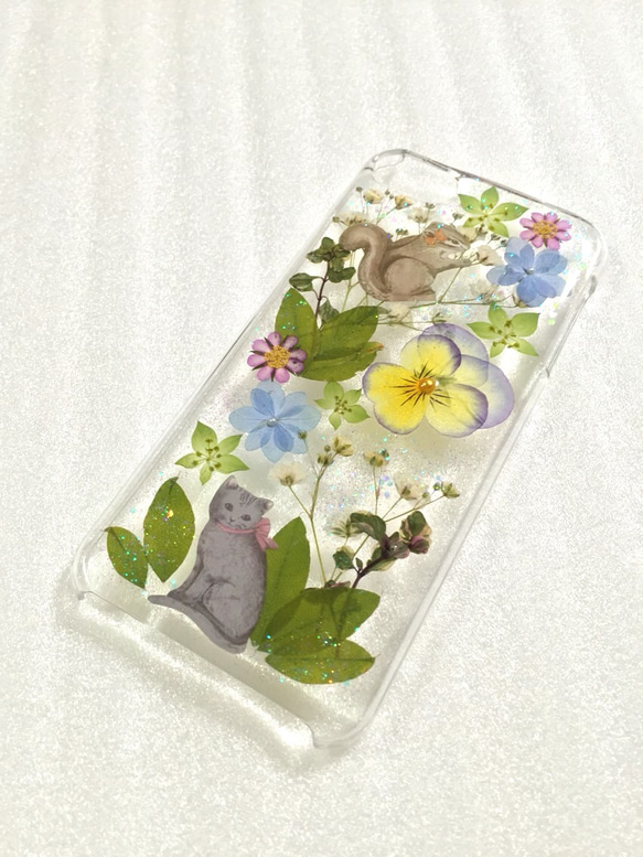 非常受歡迎❣️✨ Mori no Naka…松鼠和貓✨ 壓花 iPhone SE/5/5s/6/6s/7/8 case 第3張的照片