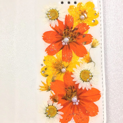 大人気❣️✨黄花コスモスとノースポール✨押し花 iphone14plus手帳型ケース 2枚目の画像