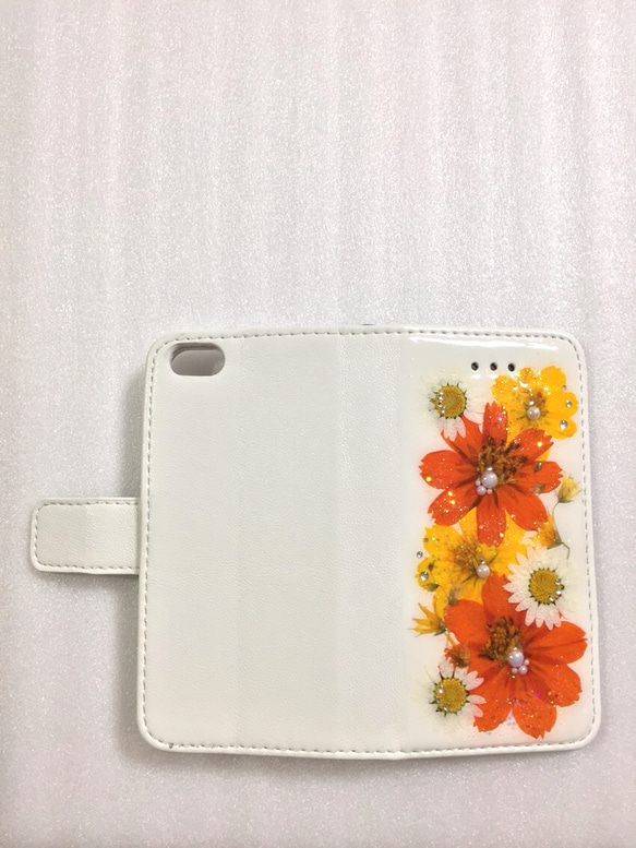 大人気❣️✨黄花コスモスとノースポール✨押し花 iphone14plus手帳型ケース 3枚目の画像