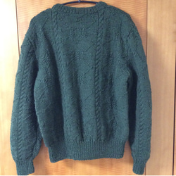 モスグリーンのざっくり手編みセーター 2枚目の画像