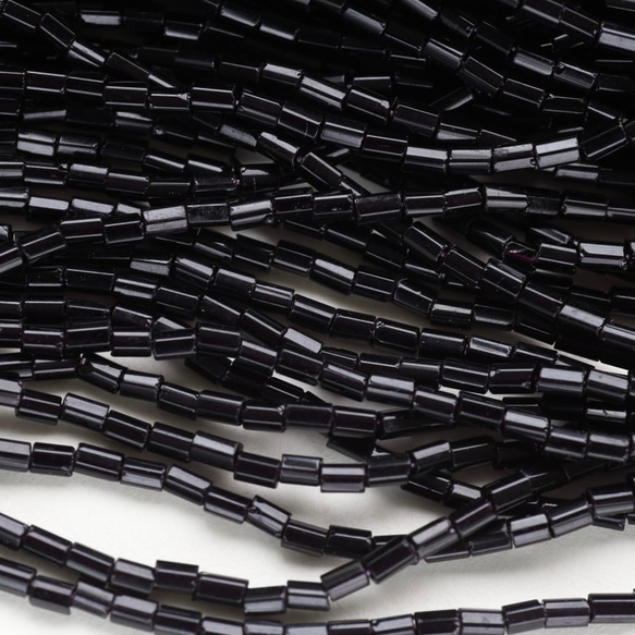 糸通しビーズ BUGLES ＃1 ブラック リュネビル刺繍　オートクチュール刺繍　チェコビーズ 竹ビーズ 1枚目の画像