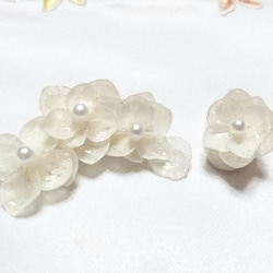 《 八重咲き 》紫陽花のイヤリング (ホワイト)   ﾃﾞﾘｹｰﾄ ｼﾘｰｽﾞ 4枚目の画像