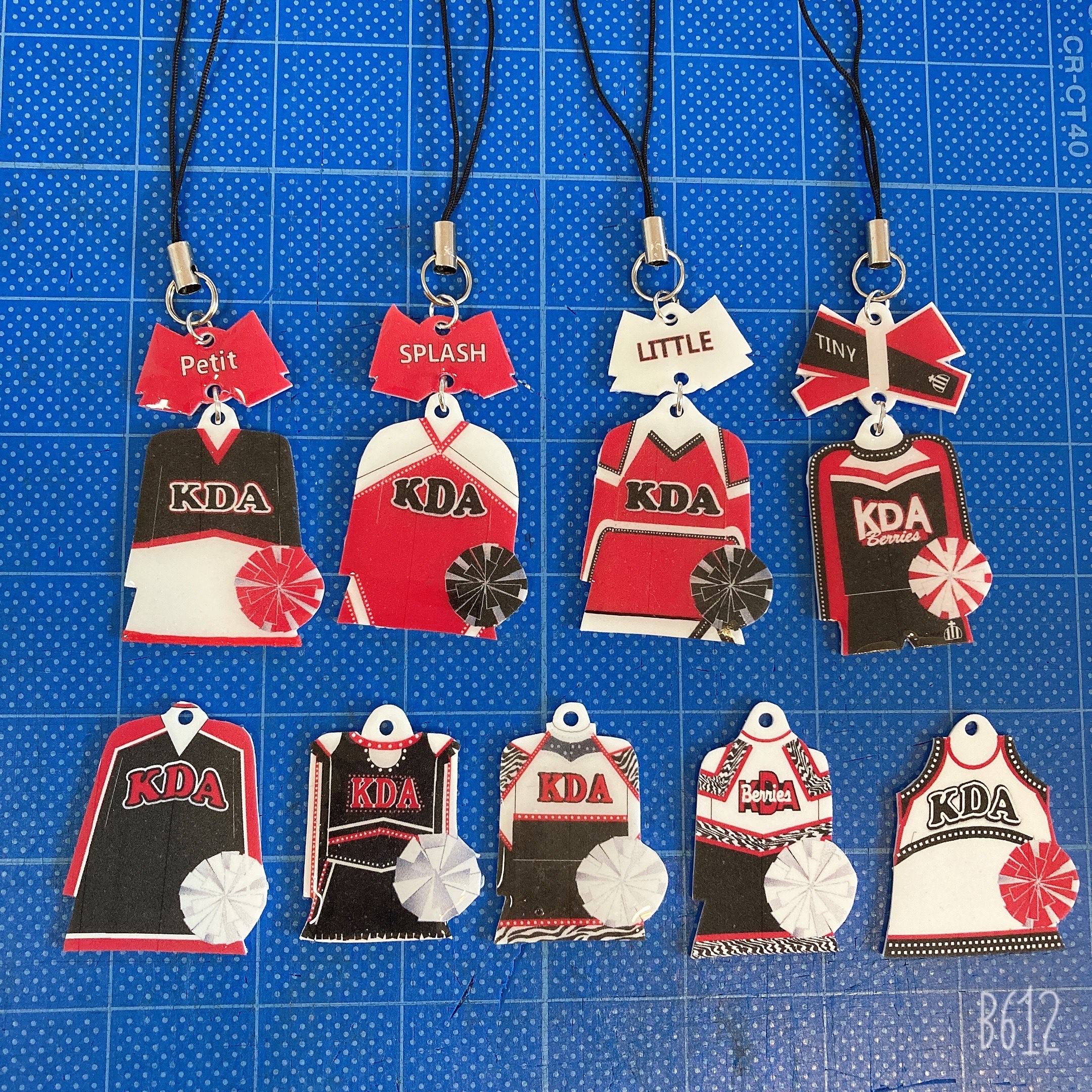 完全オーダー800円】写真をみてオリジナルユニフォームストラップをお作りします！卒団卒部記念に お守りに チームお揃いのストラップ, image size:2160x2160