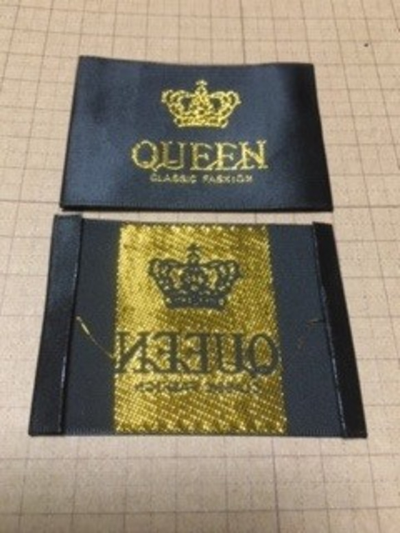 布タグ　⑥QUEEN １０枚セット　黒地にゴールド字刺繍 1枚目の画像