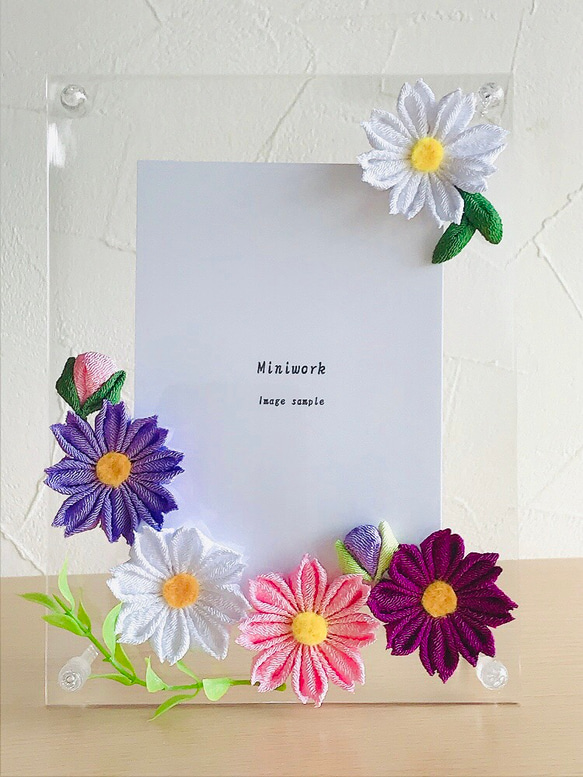 つまみ細工　可愛いコスモスのフォトフレーム透明タイプ蕾&紫ver   写真立て　結婚式　プレゼント　七五三 3枚目の画像