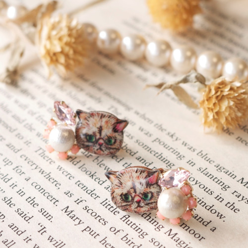 エキゾチックショートヘアとコットンパールのビジューピアス