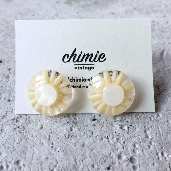 【 chimie vintage collection- 356 IV 】【数量限定】ヴィンテージボタンピアス 2枚目の画像