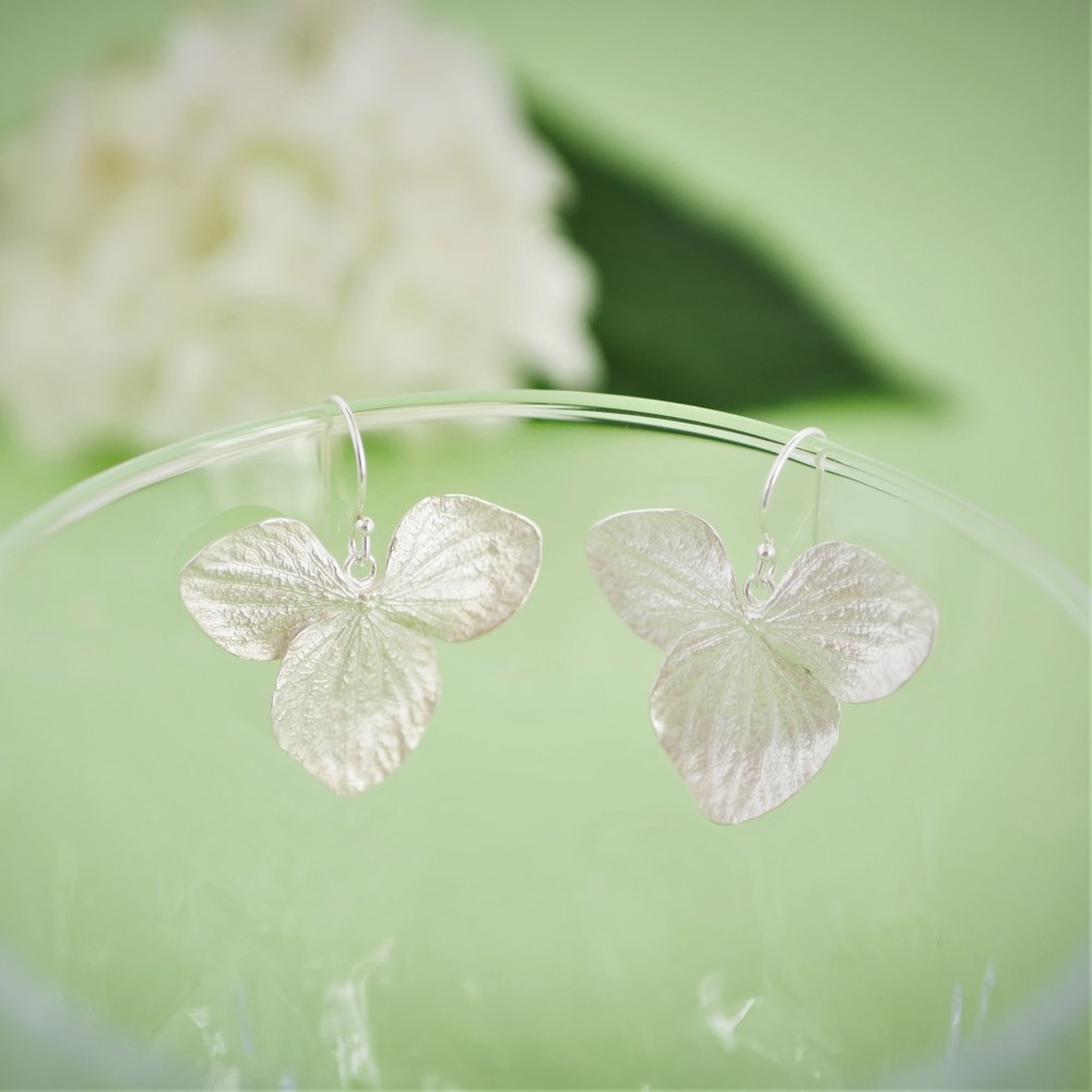 《送料無料》ピアス botanical motif sv925