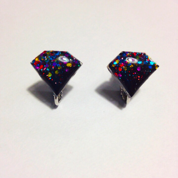 虹色グリッターのダイヤイヤリング 3枚目の画像