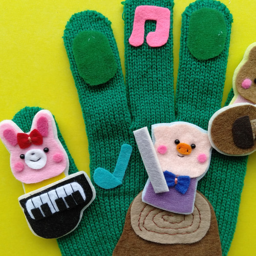 ☆4/8まで限定★手袋シアター★8点・15曲♪ 8509-4523）手袋シアター 一匹の野ねずみの歌 布で遊ぶおもちゃ