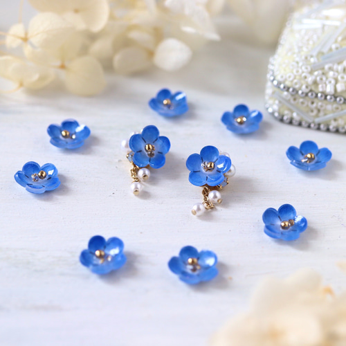 特集掲載》ネモフィラ(青)＊ひと粒ピアス／イヤリング （ブルー、花