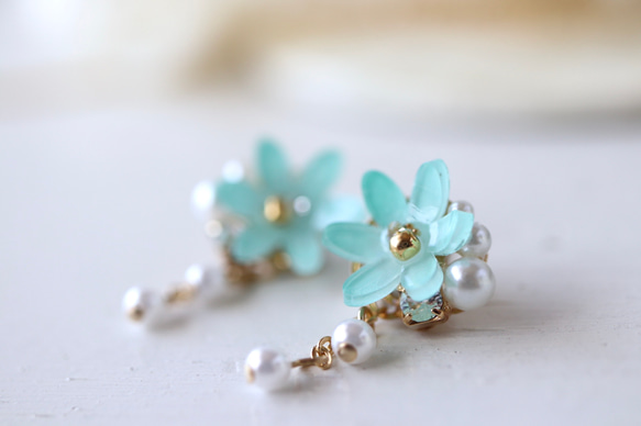 ミント色の花ひと粒ピアス／イヤリング、ミントグリーン ピアス