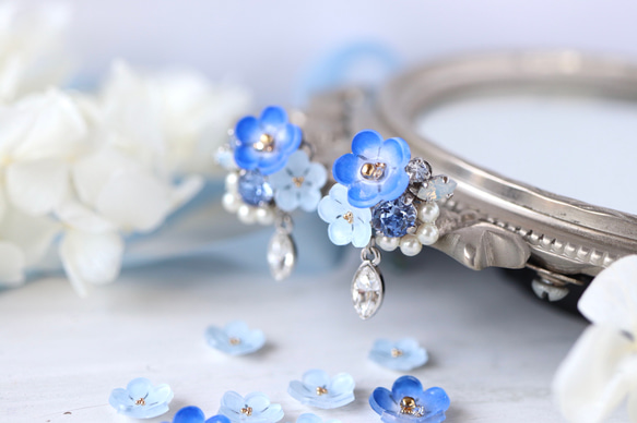 ネモフィラ＊きらめくbijouのピアス／イヤリング（花、青、ギフト