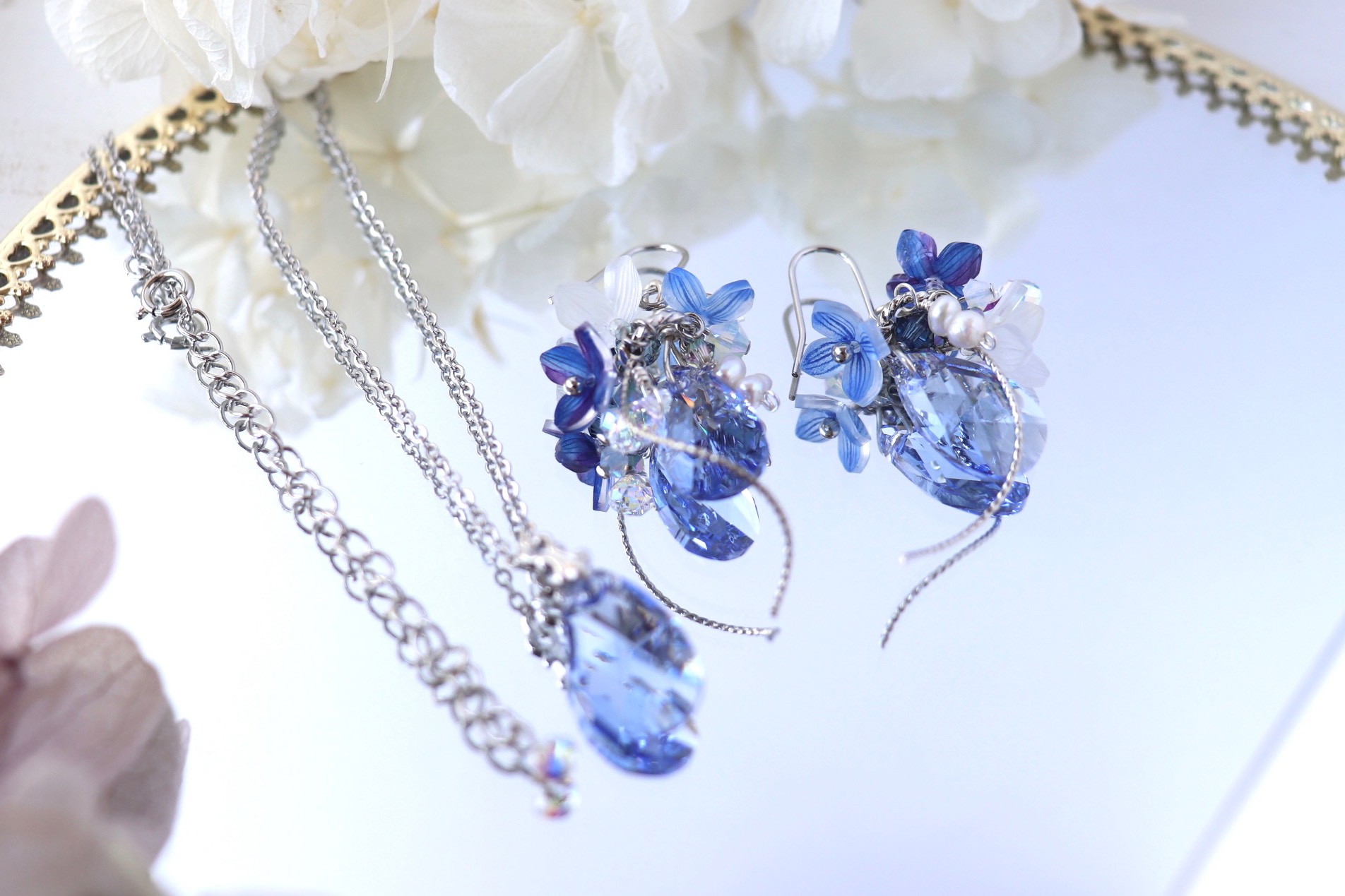 ギフトにも お揃いのリングやピアスも有\tDior\tPetitCDネックレス ギフトセット》青い涙*ピアス／イヤリングとネックレスのセット