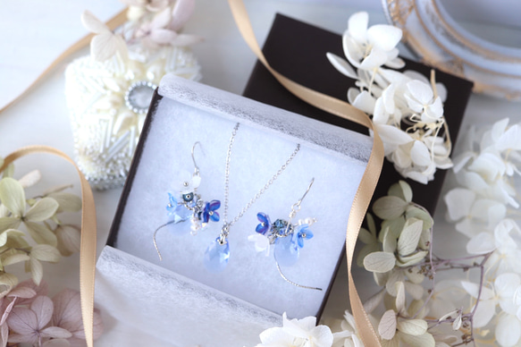 《禮物套裝》浪田葵*耳環/耳環項鍊套裝（Kiwa水晶、藍色、藍色、花朵） 第2張的照片