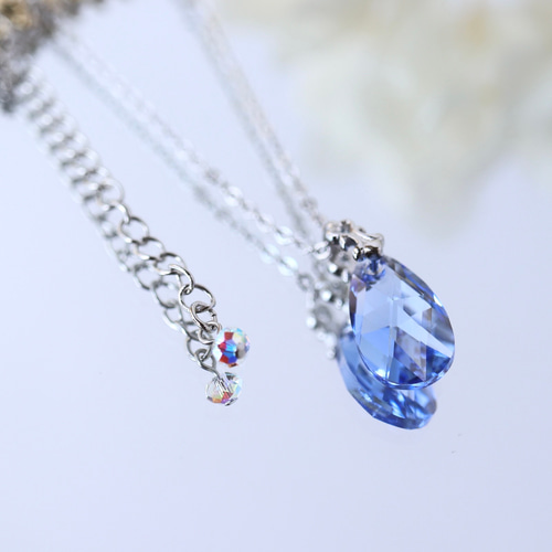 青い涙*ネックレス（貴和クリスタル、ブルー、青、花