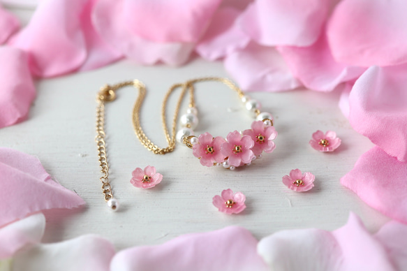 櫻花和棉質珍珠項鍊 第6張的照片