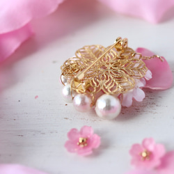 櫻花和棉質珍珠胸針 第5張的照片