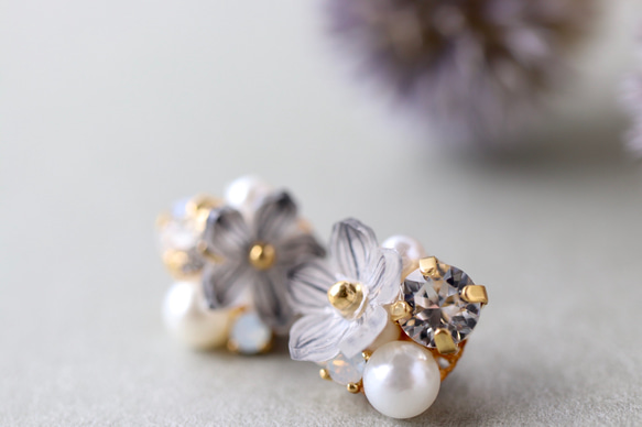 グレースモーキー色の花とbijouのピアス／イヤリング 5枚目の画像
