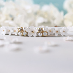 婚禮 白花、雪柳*閃閃發光的珠寶、珍珠纖細髮夾 第1張的照片