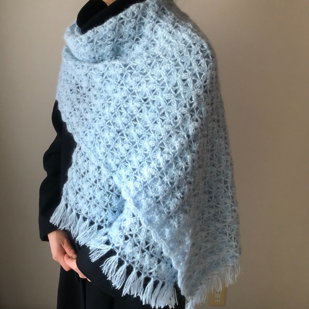 【受注製作】モヘアのふんわり軽～い大判ショール【ブルー花編み】