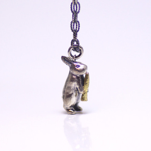 K18 うさぎモチーフペンダントトップ 楽天市場】うさぎ 18金