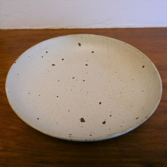 「きりかぶ　皿大 斑点あり」シンプル　平皿　ランチプレート　カレー皿 3枚目の画像