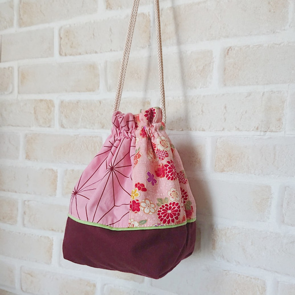 【送料無料】ピンクの巾着袋 布バッグ 布小物 麻の葉柄 小物入れ 和雑貨 和柄 3枚目の画像