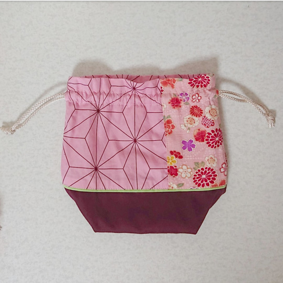 【送料無料】ピンクの巾着袋 布バッグ 布小物 麻の葉柄 小物入れ 和雑貨 和柄 6枚目の画像