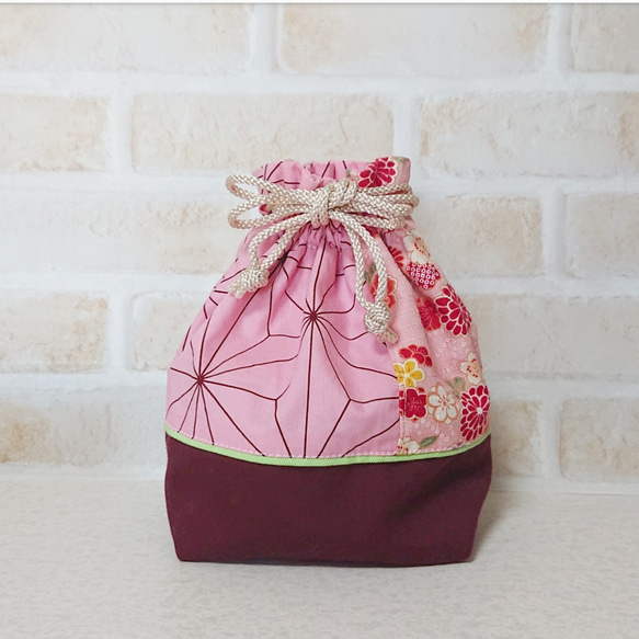 【送料無料】ピンクの巾着袋 布バッグ 布小物 麻の葉柄 小物入れ 和雑貨 和柄 8枚目の画像