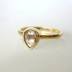 ナチュラルダイヤモンドの指輪(ベージュ) 1枚目の画像