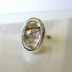 2つのインクルージョンのクォーツの指輪 1枚目の画像