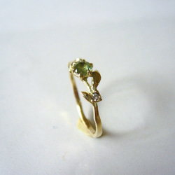 デマントイドガーネットとダイヤのオリーブの指輪 2枚目の画像