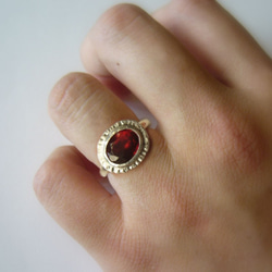 ヘソナイトガーネットの指輪 5枚目の画像