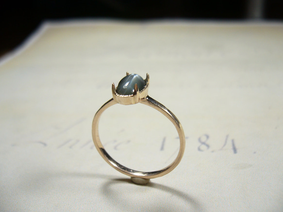 Sold ご予約品　アレキサンドライトキャッツアイのK10の指輪 4枚目の画像