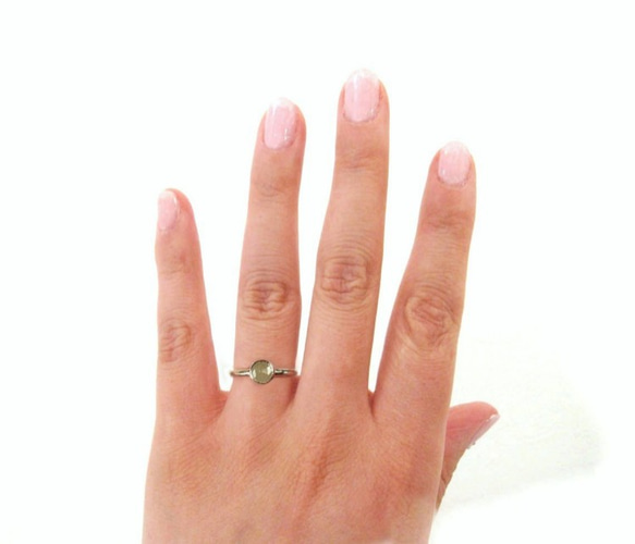 天然ダイアモンドの指輪(シルバーグレー) 5枚目の画像
