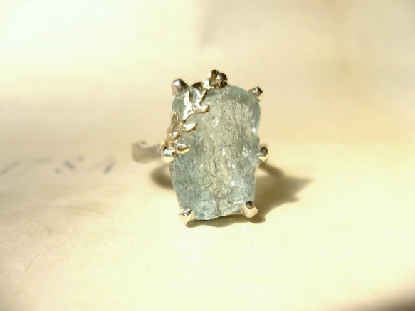 Sold アクアマリンの原石の指輪 2枚目の画像