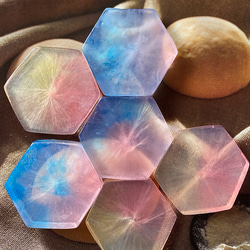宝石石鹸　Hexagon blue×pink 1枚目の画像