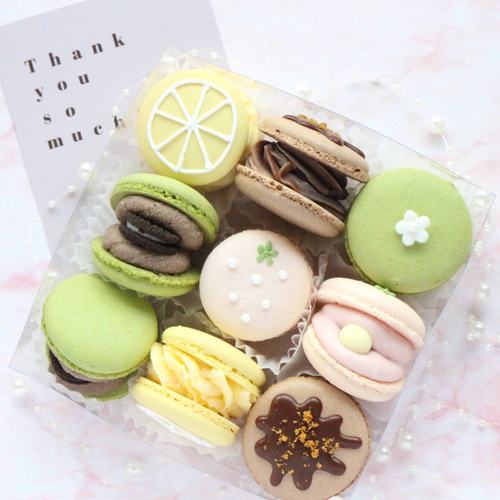 マカロン ホワイトデーのお返しに🥰 すずらん缶に入ったブールドネージュ