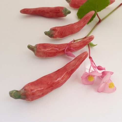 唐辛子の箸置き 箸・箸置き なごむわ 通販 4683294｜Creema(クリーマ)