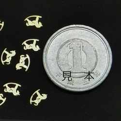 メタルパーツ　木馬（ゴールド30枚セット）★レジン＆ネイルに使える封入素材 2枚目の画像