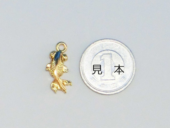 金魚のチャームＡ（マットゴールド）５個セット＜再販＞ 2枚目の画像