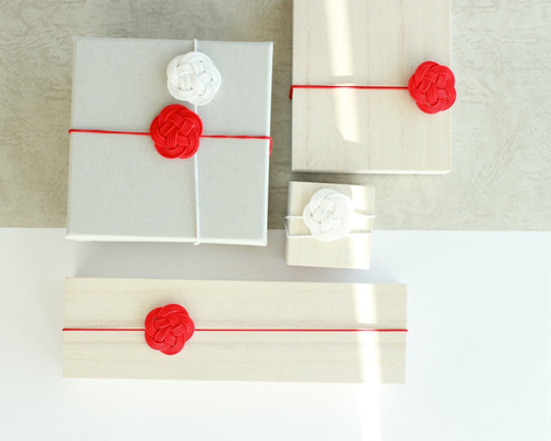 母の日のラッピングに♪みんなが好きな色の紅白の梅結びゴム