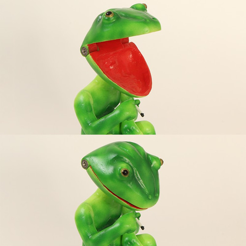 人間であることをやめたカエルの置物 その他置物 さすらい堂 通販