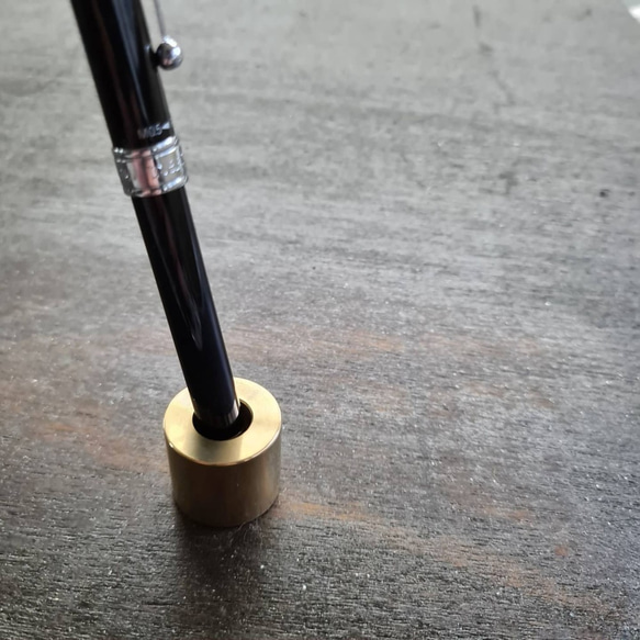 【コロナ対策】ペンスタンド 真鍮 1本タイプ ペン立て ペンケース 金属 2枚目の画像